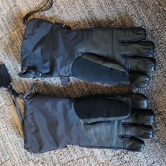The North Face Hyvent black women's gloves in Small - Picture 4 of 10